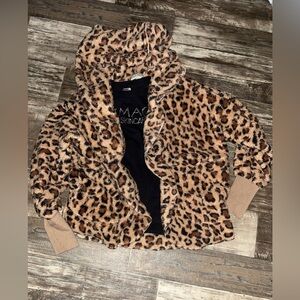 Cute cheetah coat!